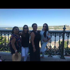 Meet your Posher, Alinah